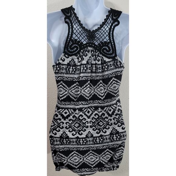 A'gaci Black White Aztec Print Racerback Tank Top Small Crochet Straps Lined - Picture 2 of 6